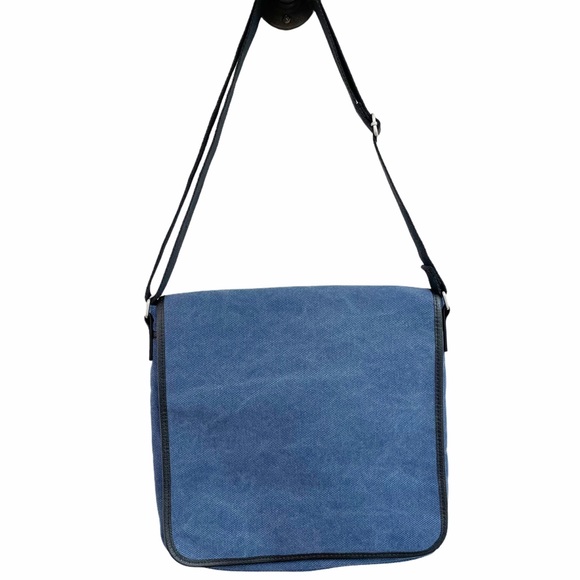 Levenger Metro Canvas Leather Messenger Bag - Picture 2 of 8